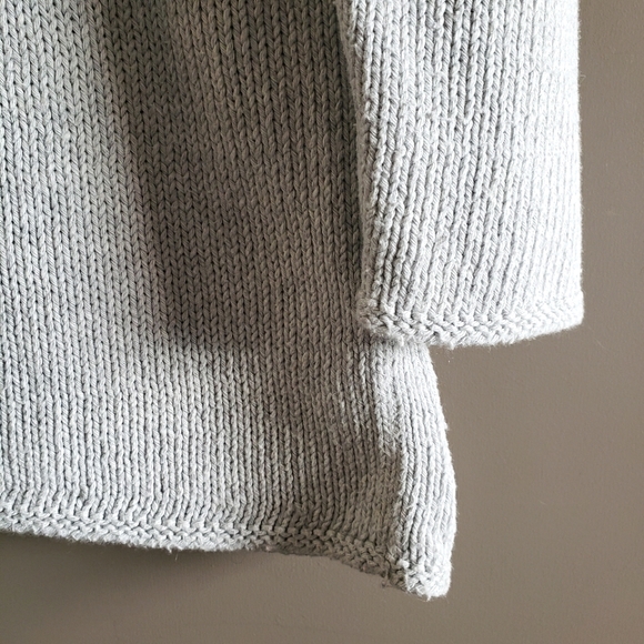 Banana Republic Grey Crew Neck Asymmetrical Sweater Medium - Picture 7 of 14